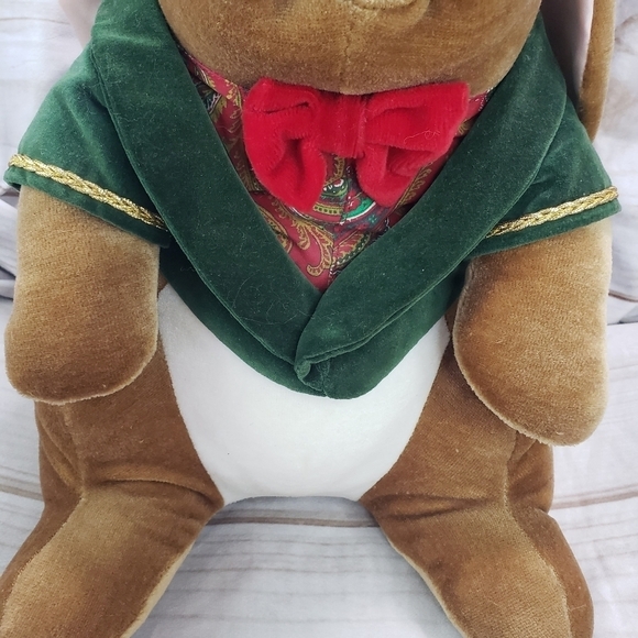 Vintage Velveteen Rabbit 12 Inch Velvet Stuffed Animal Toys R Us 1985 Green Coat - Picture 4 of 10
